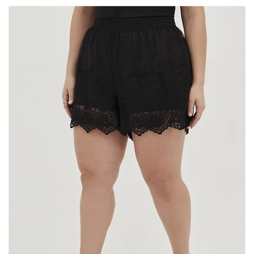 🆕️ BLACK MESH LACE EMBROIDERED SHORT